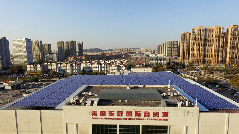 The roof of a photovoltaic carport of a supermarket in Qingdao